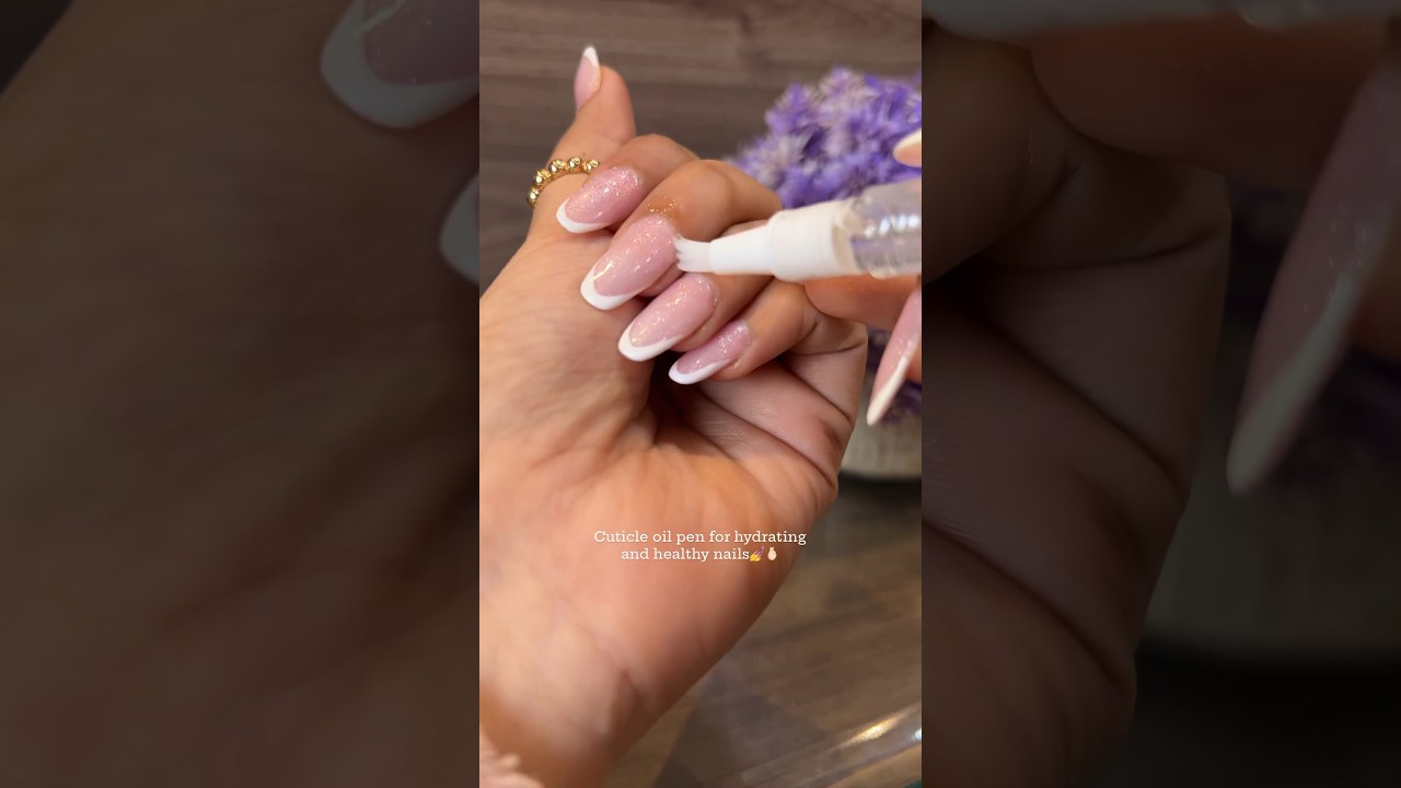 Cuticle oil pen for healthy and hydrating nails
