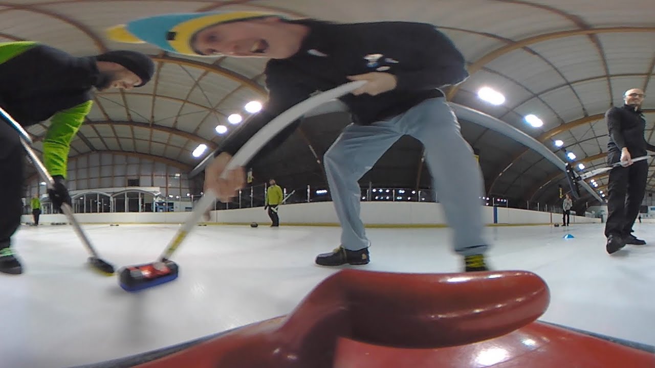 Le curling vu depuis la glace en vidéo à 360° - YouTube
