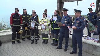 В Севастополе провели соревнования «Легендарный вызов» для спасателей и пожарных