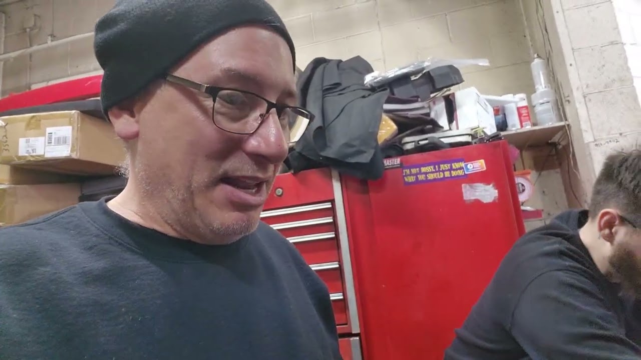 Бесполезная машина, которую мы буксировали в 2008 году, Impala с множеством проблем.