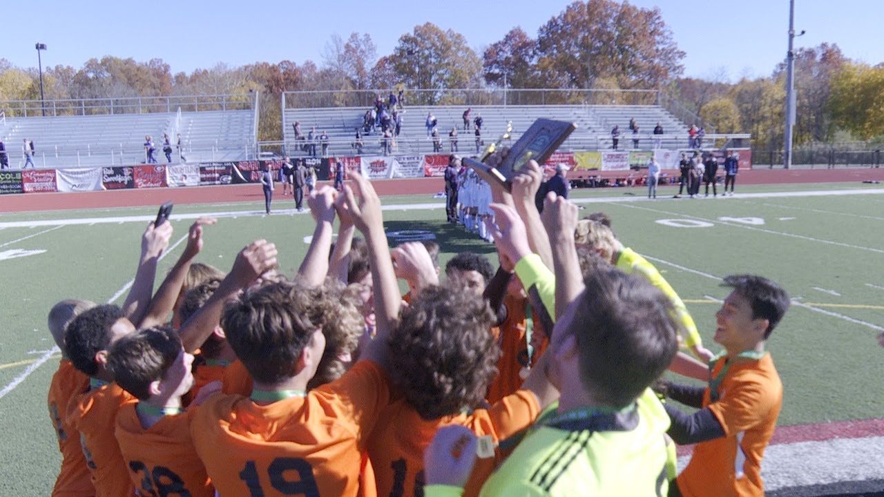 Lewis, Hua lead Howland to 4th straight district title