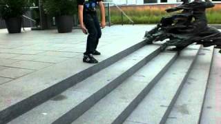 Handy kann 10 Treppen mit einen Kickflip springen xDDDD