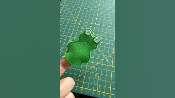 Let’s sew this Frog Finger Puppet with me / Pattern: www.patreon.com/posts/forest-animals-52088100