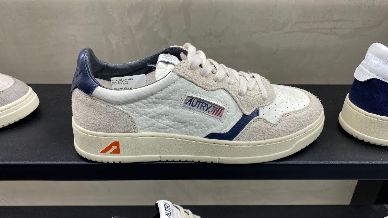 AUTRY AULMSH02 関税送料込 Autry Medalist (White/Sand) - Style Code: AULMHE02-WSND