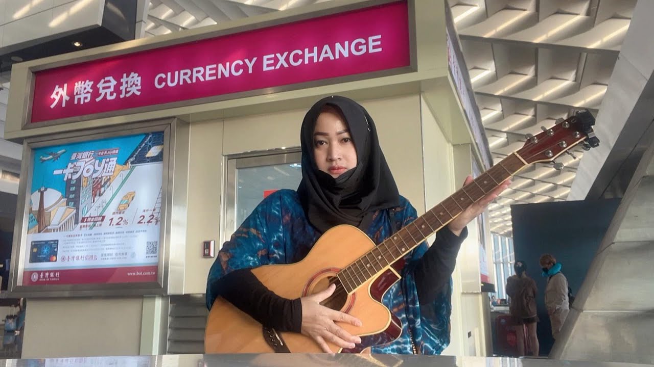 bawa gitar harus beli 1 bagasi, 4000an NT kalau belinya pas gak waktu