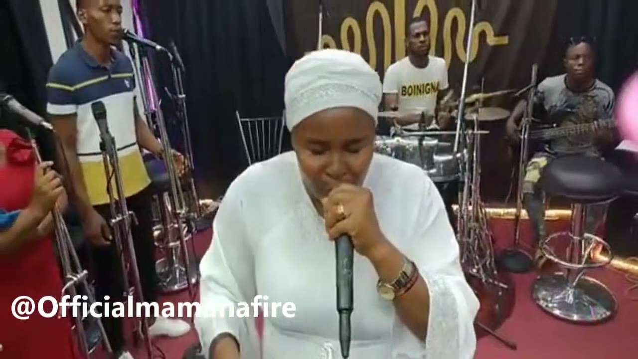Powerful Worship!! Deep prayer worship with Evang Chinonso Chijioke @officialmamanafire