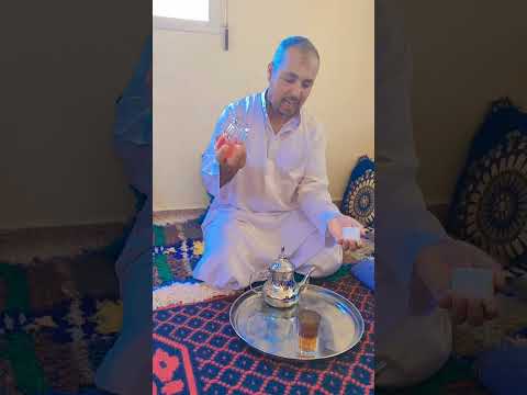يستعمل الكاس في الباديه لكسر قالب السكر والكثير من البوادي يستعملون هذه الطريقه