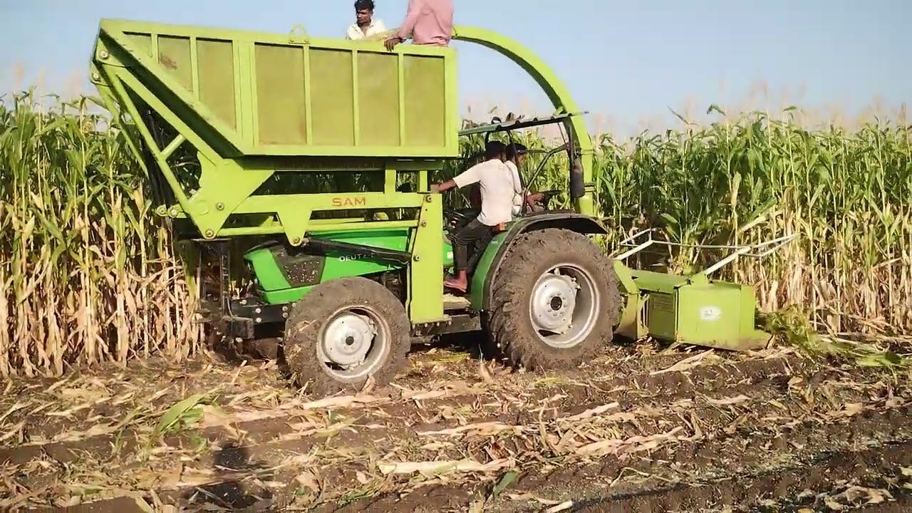 Deutz-Fahr Agrolux 80 Profiline with  corn silage machine