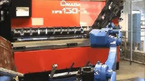 Motoman robot with Amada press brake