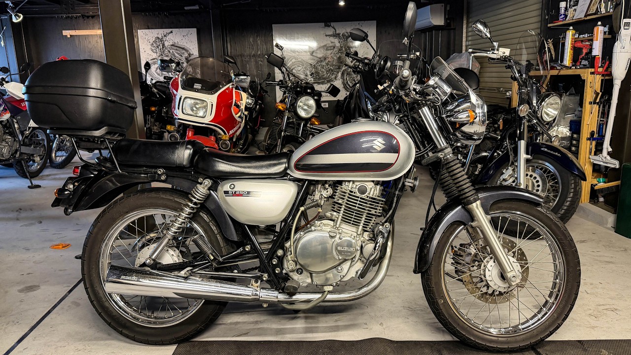 Suzuki ST250 E-type reference video: A simple motorcycle suited to Suzuki ST250 E-type reference video: A simple motorcycle suited to