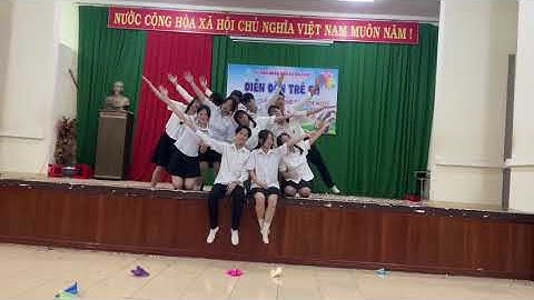Múa bài lớn rồi còn khóc nhè