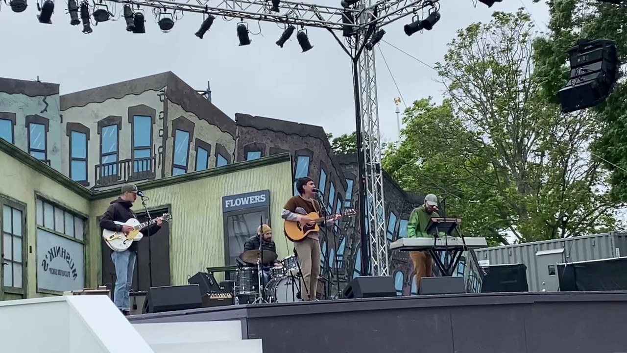 Sneaky Miles- Prescott Park Chowderfest