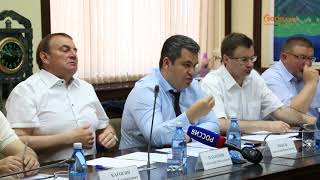 В мэрии Сочи прошли встречи с обманутыми дольщиками В мэрии Сочи прошли встречи с обманутыми дольщиками
