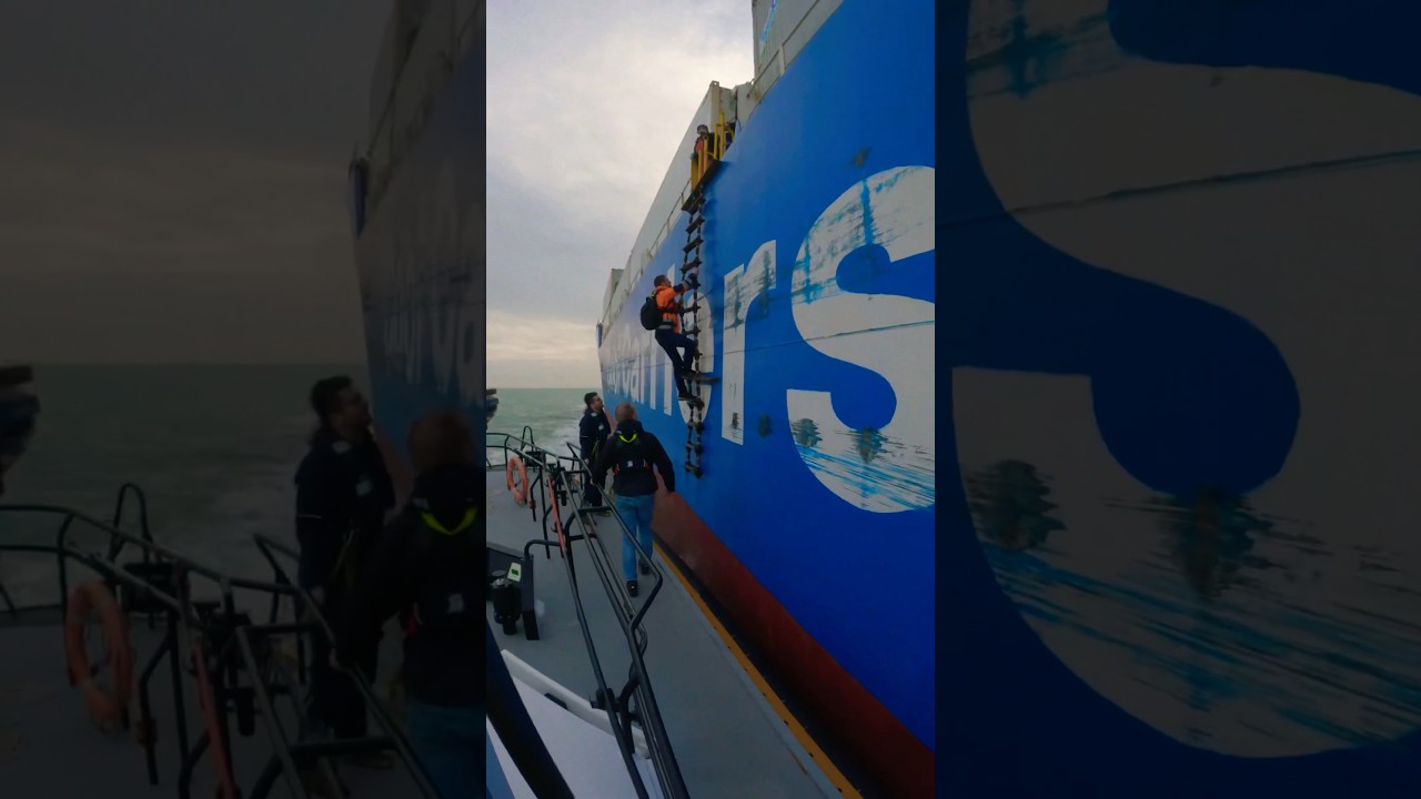 Cool Carrier gets a pilot at sea 