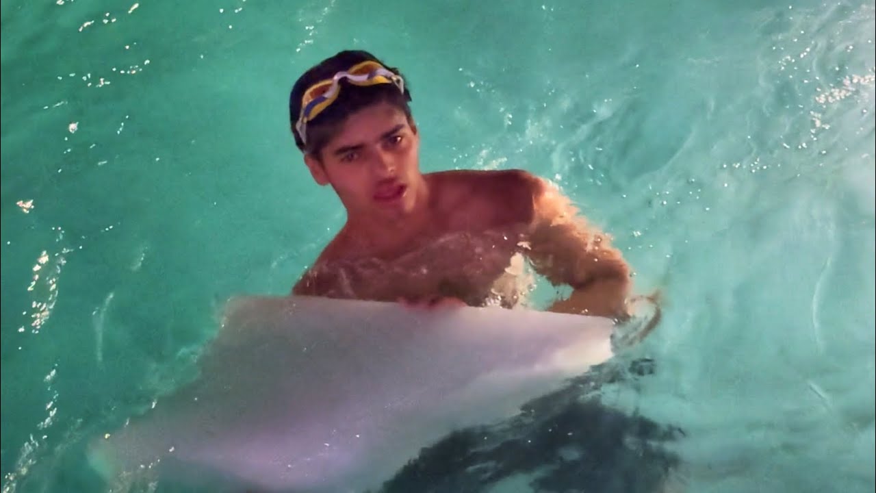 Swimming Pool Mein BARF Daal Di YouTube swimming-pool-mein-barf-daal-di-youtube