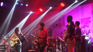 Dewa Budjana feat Ricad Hutapea & Shadu Rasjidi perf Joged Kahyangan at Java Jazz Festival 2015