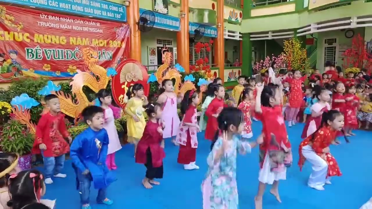 Bo lớp lá 4 múa tết 2024