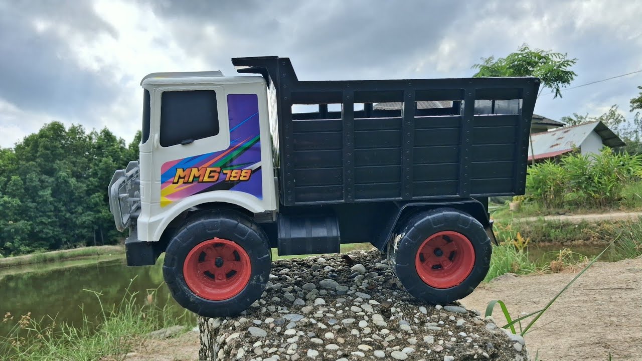 Mencari Mainan Mobil Truk, Truk Molen, Crane, Mobil Monster, Bus Tayo, Mobil Balap, Mobil Ambulance