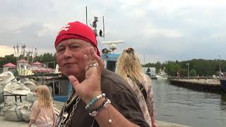 Wędzarnia U Mieci W Łebie Stale Cieszy Się Wielkim Wzięciem, Bo Wczasowicze Ją Oblegają, Smacznego