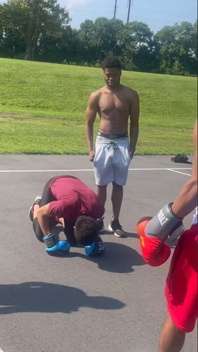 HE GOT KNOCKED OUT AND HAD A SEIZURE😳 #seizures #viral #fight #boxing #stoptheviolence #shorts