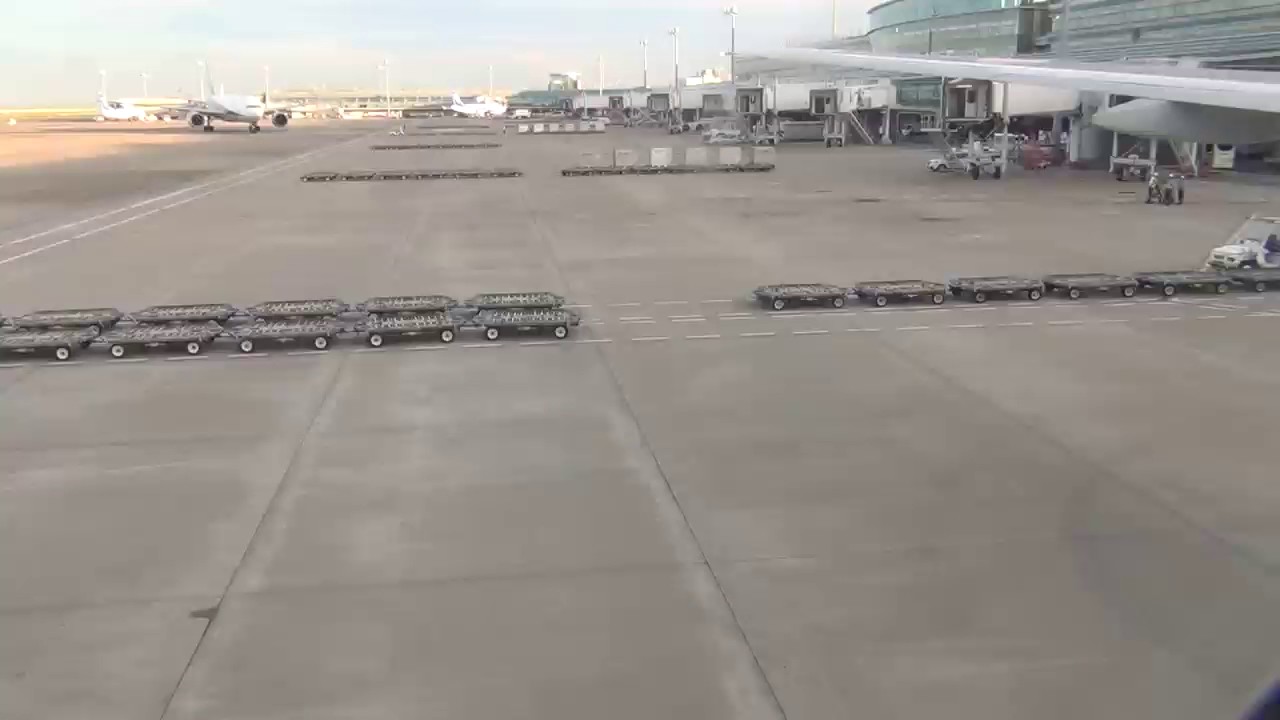 羽田空港発松山空港行 ノーカット Ana595便17 15 低気圧上空飛行 Youtube