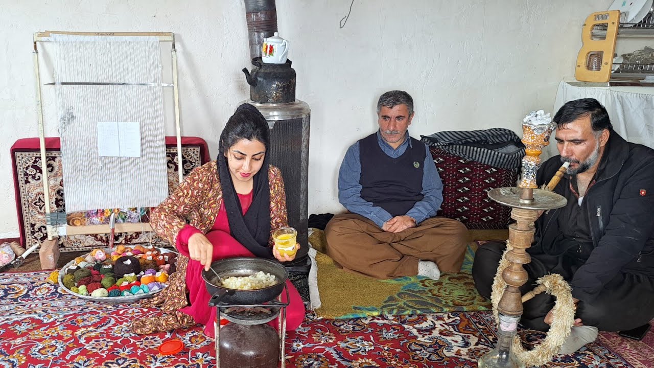 Rural lifestyle in Iran/Cooking local dishes of Iranian in the village ...