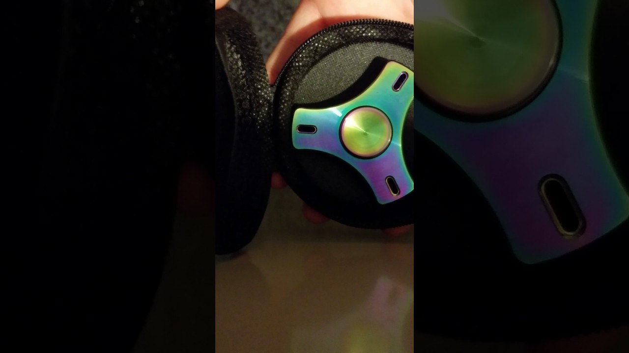 Unboxing a fidget spinner