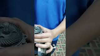 Como Cambiar Rodamientos En La Caja De Engranes De Una Pulidora Dewalt 402