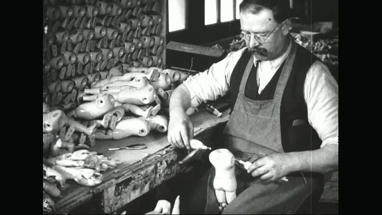 Playthings of Childhood / The Doll's House, 1920 - YouTube