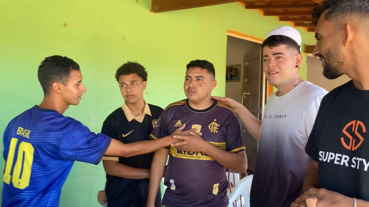 DESCOBRIMOS QUE ELE TEM UM CASO COM UM TRAVESTl