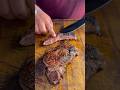 We get shown how to properly cut a ribeye with @egreasy 🥩🔥