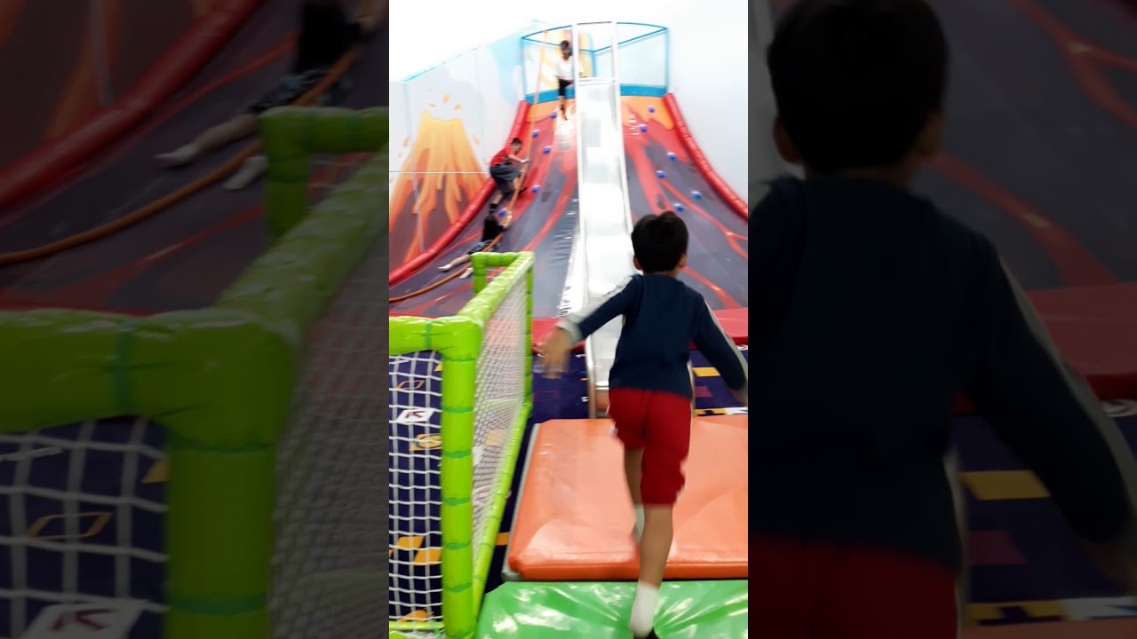 Mendaki Gunung Berapi @Chipmunk Pakuwon Mall