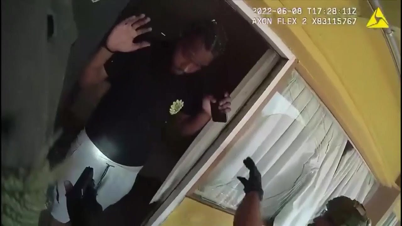 ⁣Police bodycam video shows tense arrest of suspected killer