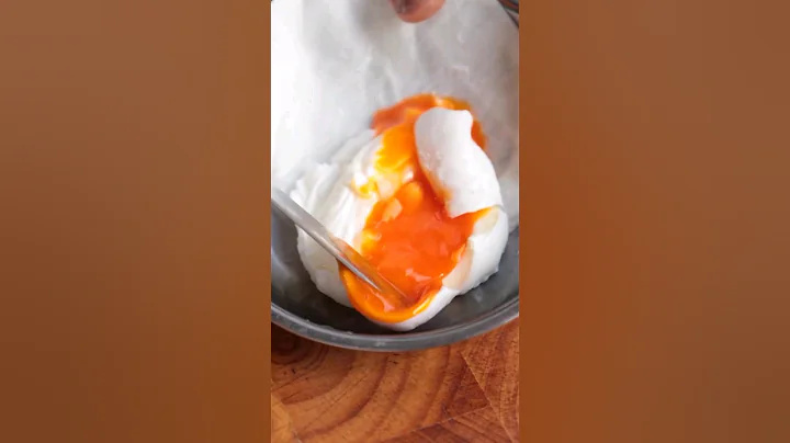 How to Poach an Egg LIKE A CHEF