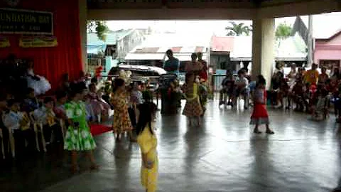 Kids dancing