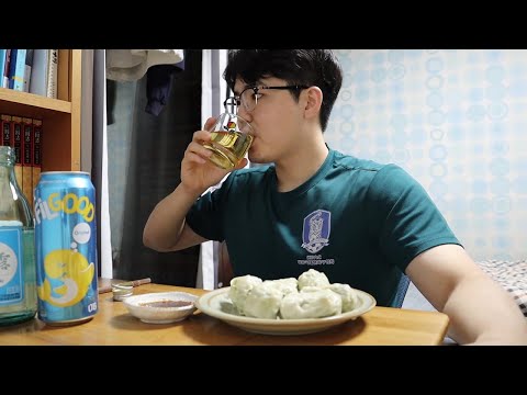 운동하고 와서 비비고 만두에 소맥 부수기