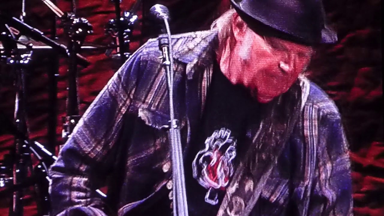 Neil Young - Rockin’in the Free World - Live Performance - FEQ 2018 ...