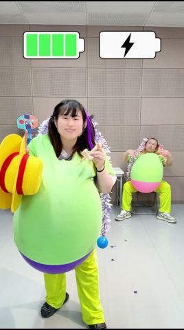 しなこちゃんレベル30 巨大風船服の中で膨らませて踊ってみた61 Balloon Popping Dance #しなこちゃん #レベル30 #shorts