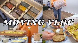 MOVING VLOG 1📦 empty apartment tour, organizing the kitchen, easy meals!