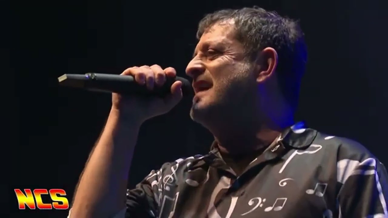 Medley Tozzi  Andrea Dresda Tu/Immensamente/Stella stai/Gloria