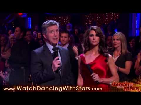 [HD] Shakira performance on Dancing With The Stars...