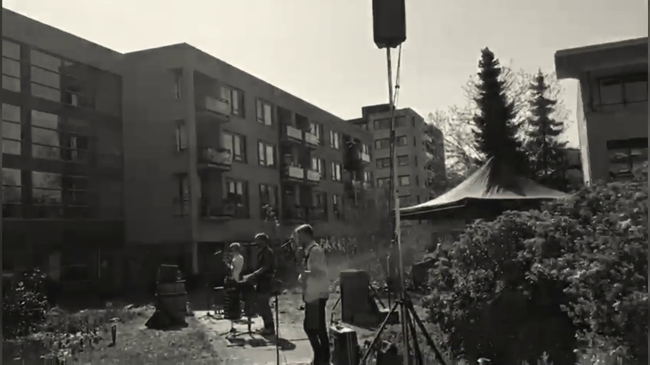 Brood op de Plank: Oh Darling tijdens Open raam concert