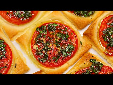 Video: Offener Ungesüßter Blätterteigkuchen Mit Hüttenkäse, Tomaten Und Kräutern