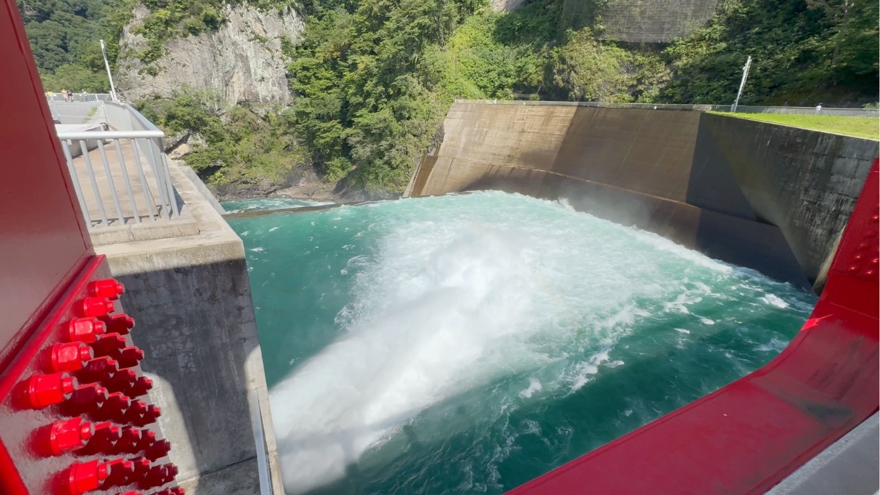 ◆ ダム 放流 ◆ 豪快すぎる！八ッ場ダムの放流シーンをたっぷりと！2020年完成の重力式コンクリートダム 群馬県長野原町