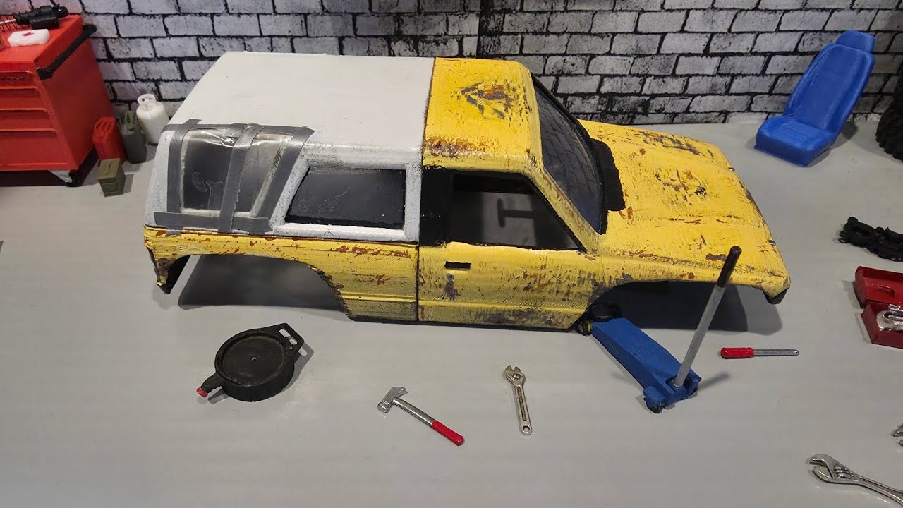 START TO FINISH PAINTING AND DISTRESSED SCX24 CRAWLER BODY.