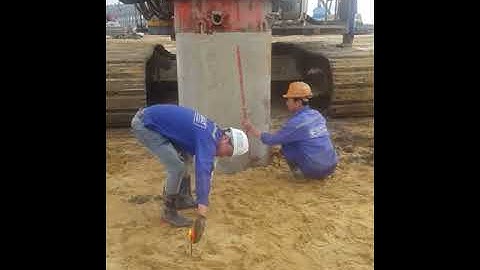 hạ ống casing cọc khoan nhồi/ Casing installation of bored pile