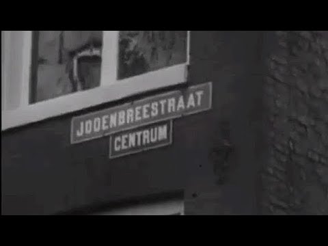 1938 Het begin van de Sabbath in de Jodenbuurt te Amsterdam   oude filmbeelden