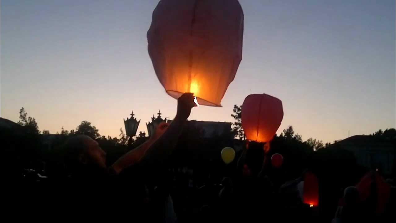 Огромные огненные шары. Огненные шары. Огненный шар в небе. Огненные шары фестиваль.