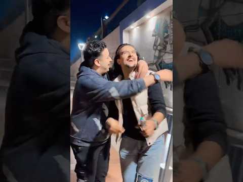 يابني انت اغلي حاجه بنسبالي عمي وعم عيالي اكتب اسم شخص بتحبه او بتهدي له الاغنيه
