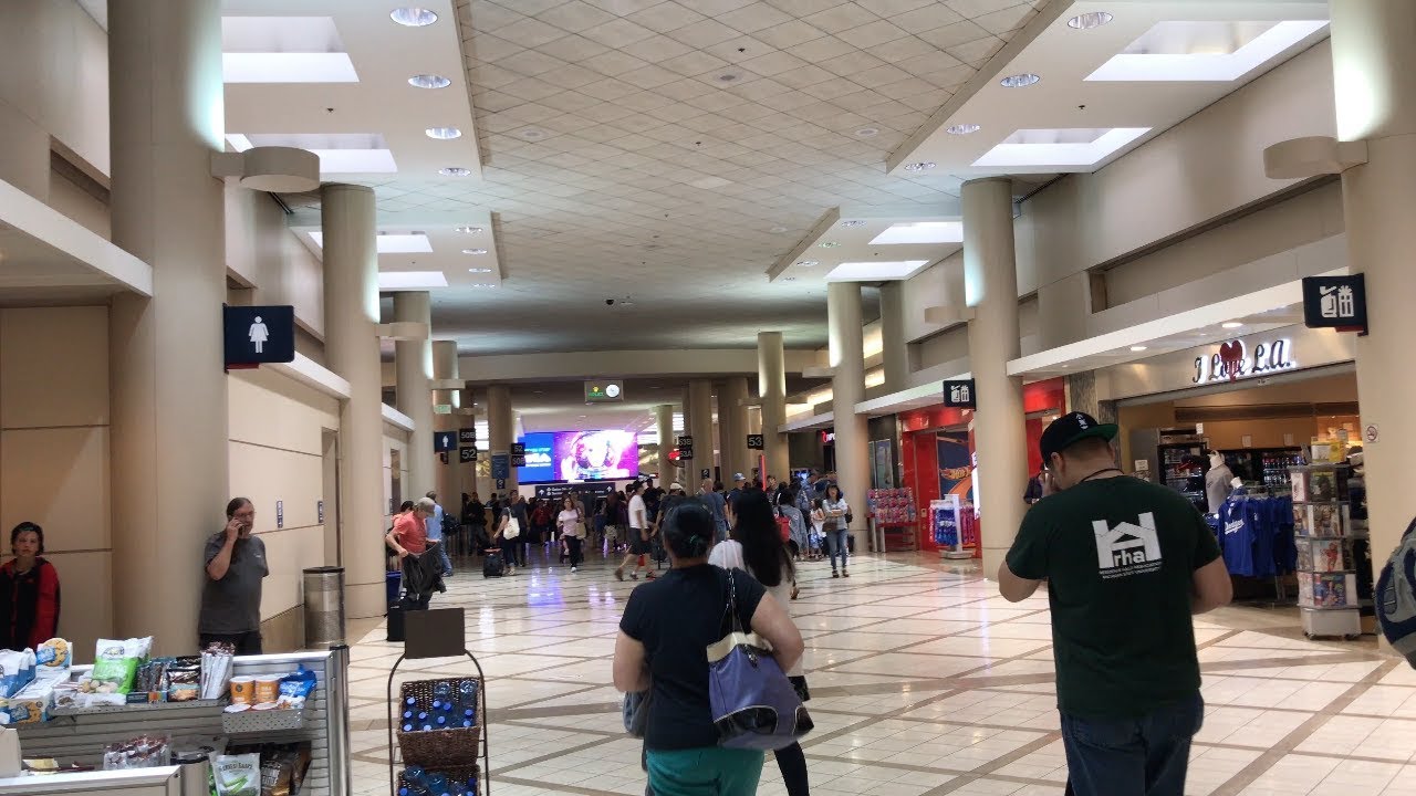 Flying from LAX to BDL (Los Angeles, CA to Hartford, CT) YouTube